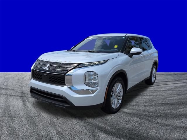 Used 2023 Mitsubishi Outlander ES FWD image 7
