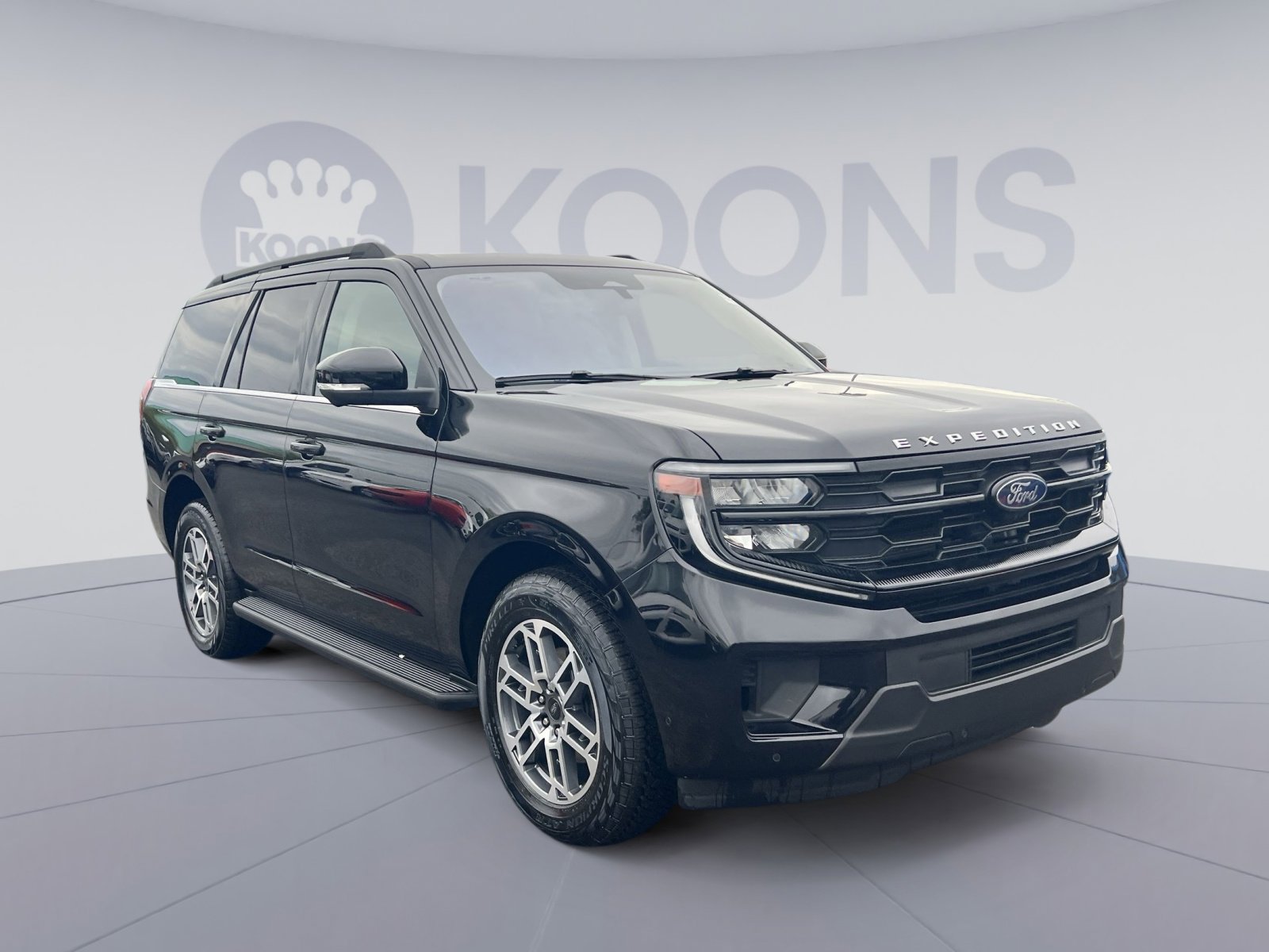 Certified 2025 Ford Expedition Active AWD/4WD image 2