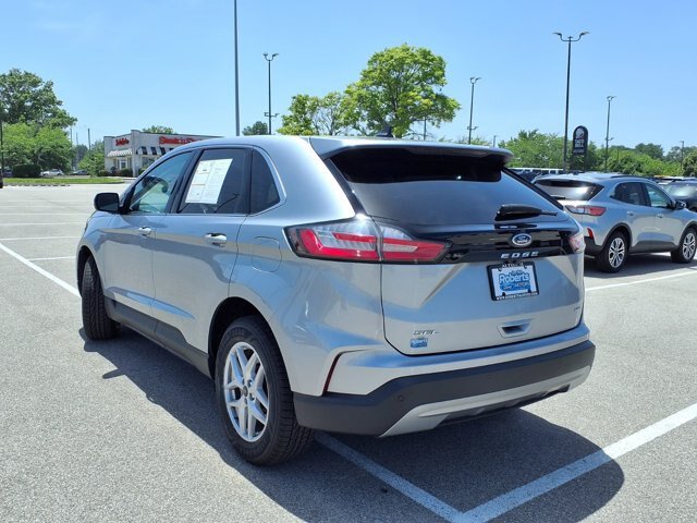 Certified 2023 Ford Edge SEL w/ Convenience Package AWD/4WD image 3