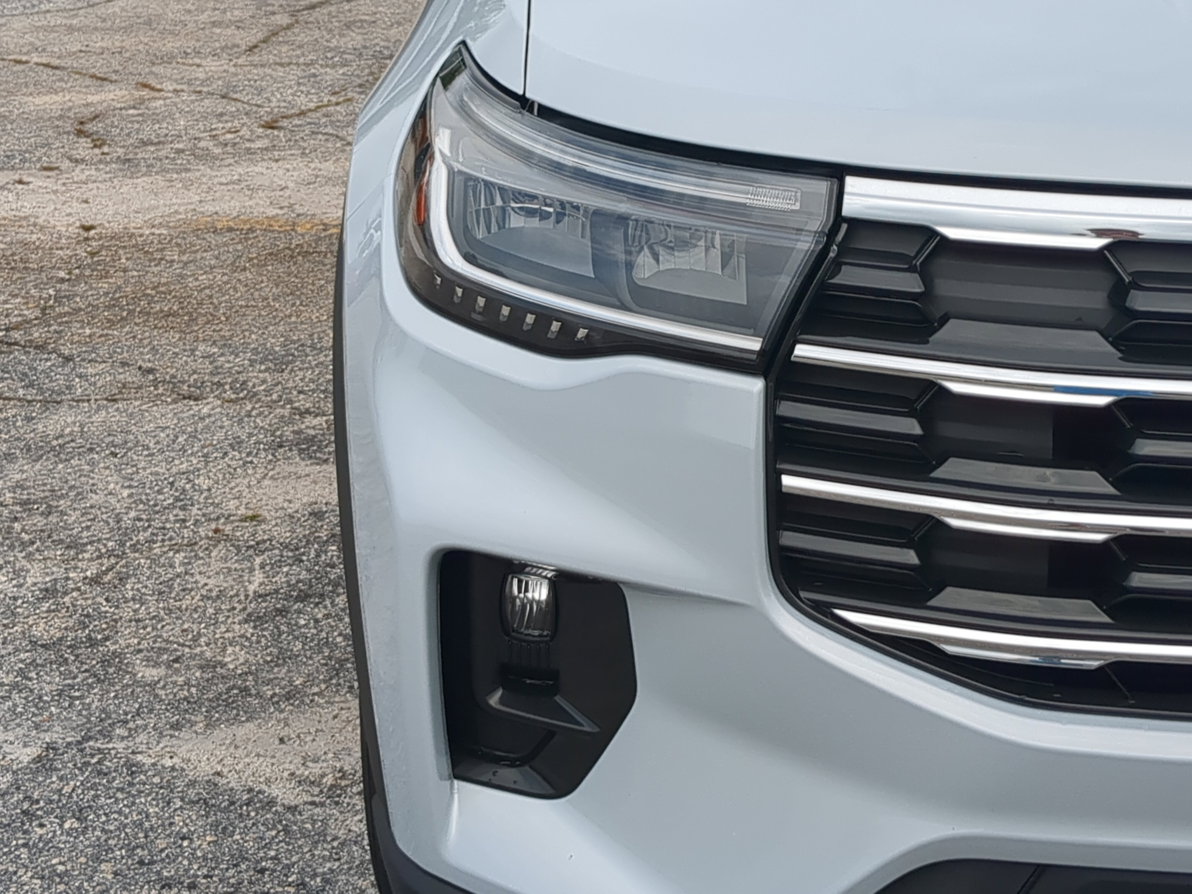 Certified 2025 Ford Explorer Active w/ Active Comfort Package RWD image 8