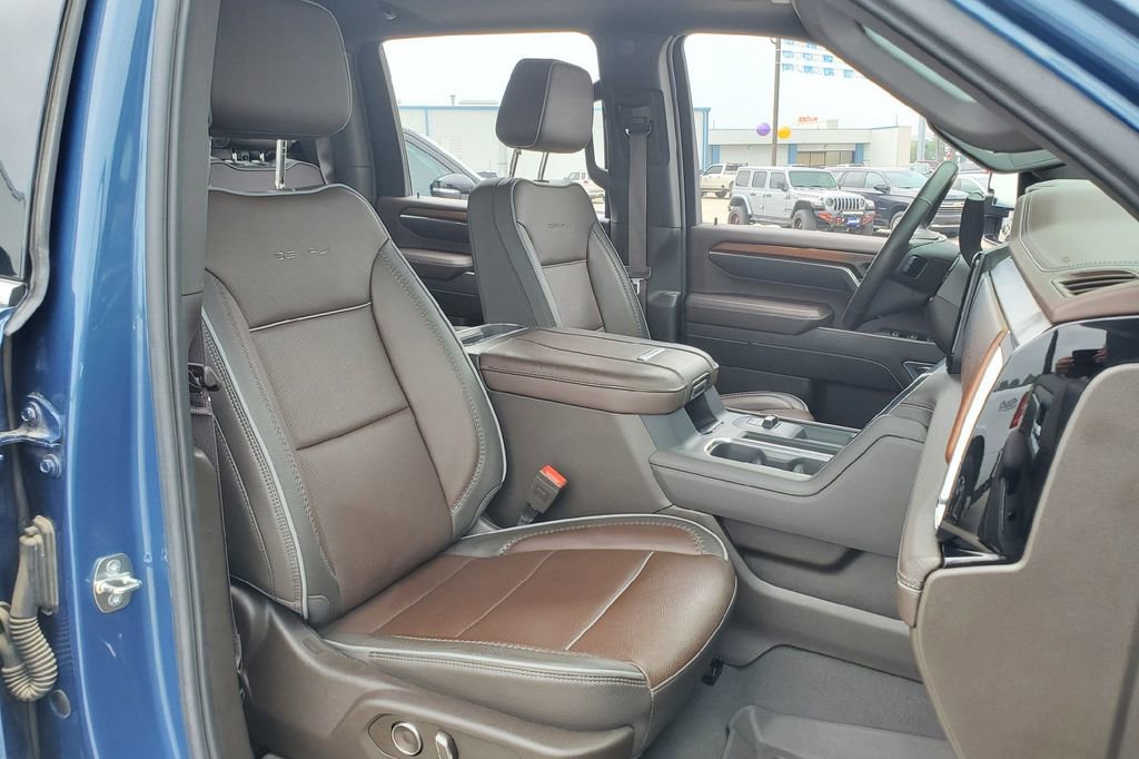 Used 2024 GMC Sierra 2500 Denali w/ Denali Reserve Package AWD/4WD image 14