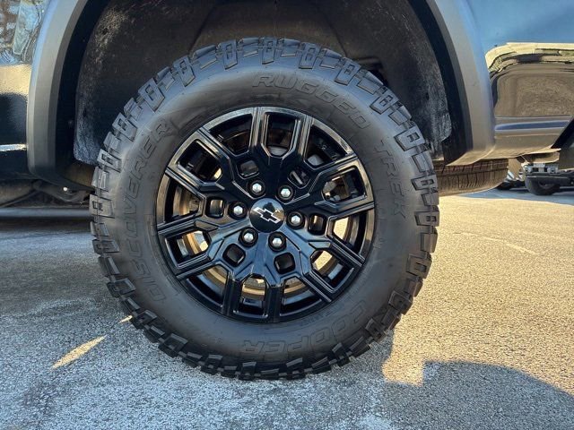 Used 2024 Chevrolet Colorado Trail Boss image 9