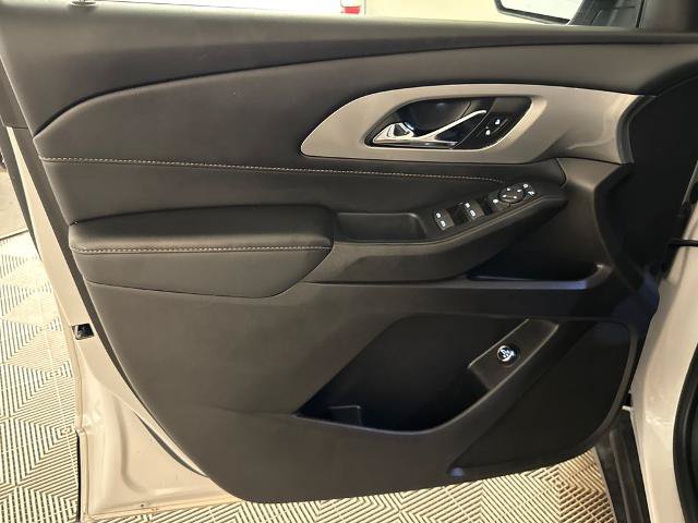Used 2021 Chevrolet Traverse LT FWD image 13