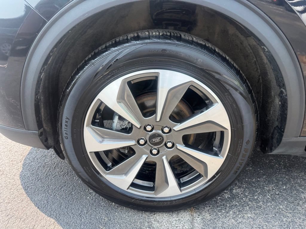 Certified 2024 Ford Escape Platinum AWD/4WD image 17