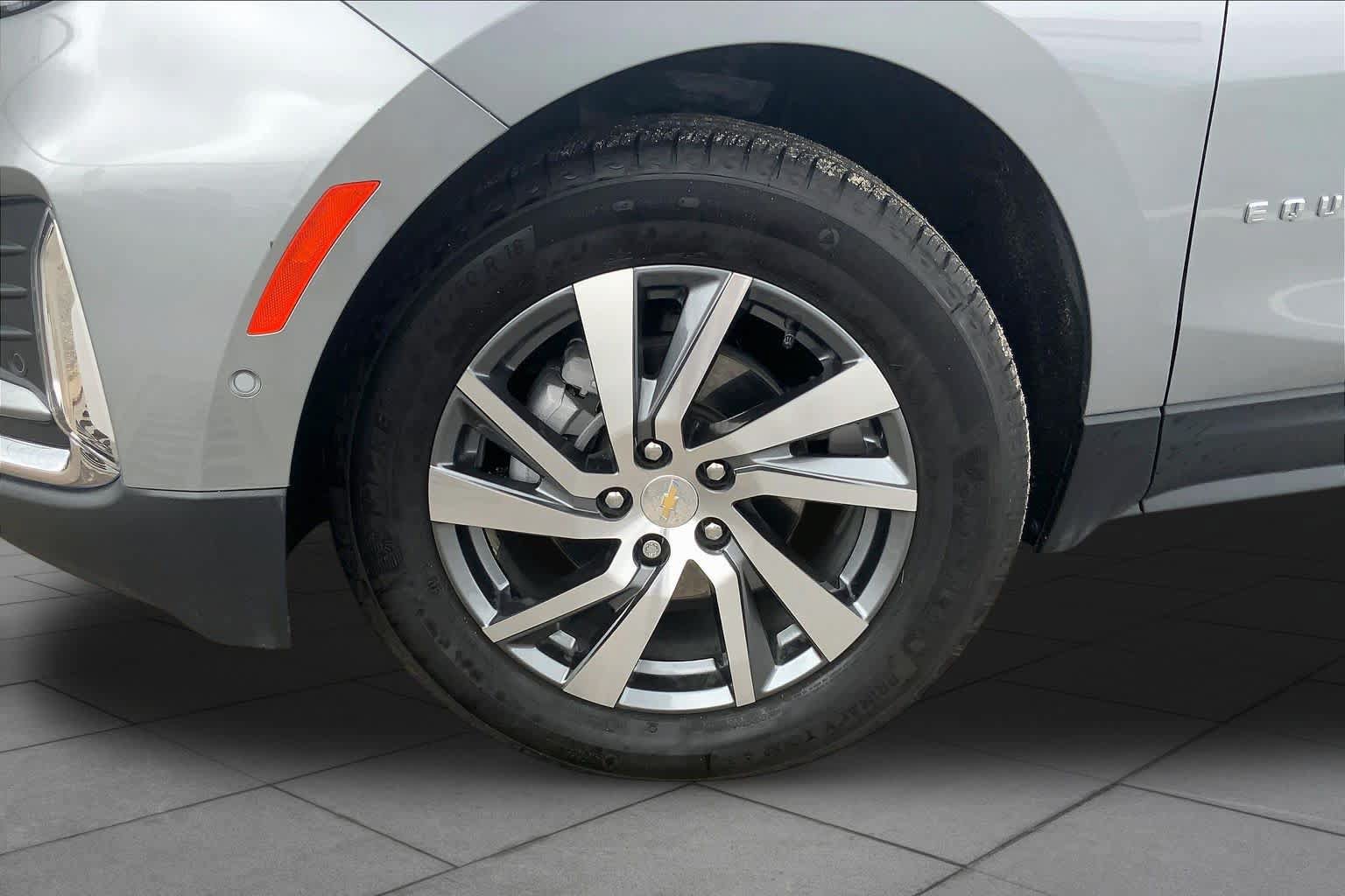 Used 2024 Chevrolet Equinox Premier FWD image 11