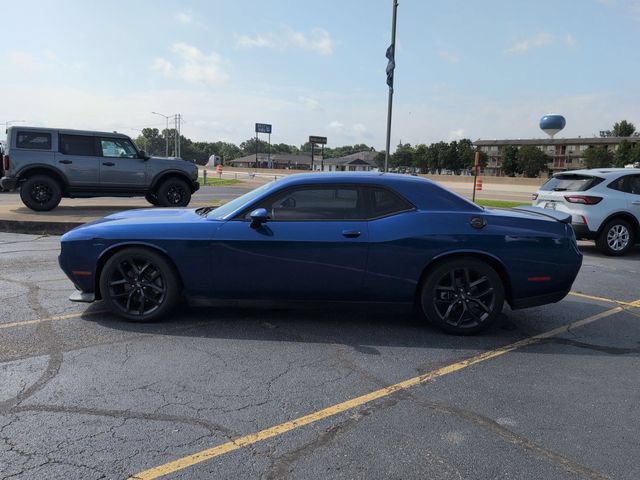 Used 2022 Dodge Challenger R/T w/ Blacktop Package RWD image 4