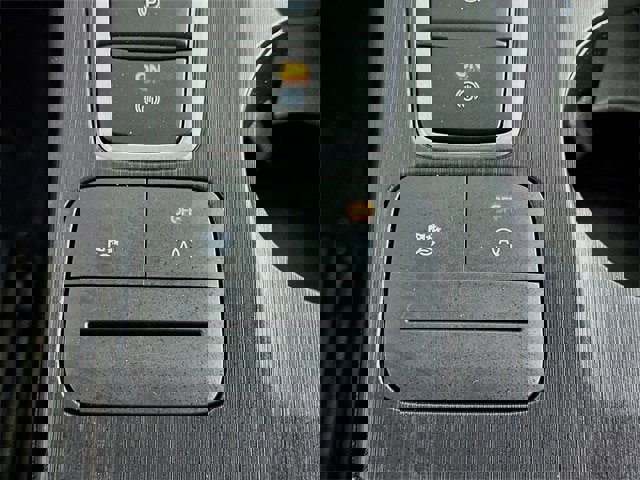 Certified 2022 Ford Escape SE w/ SE Sport Appearance Package image 18