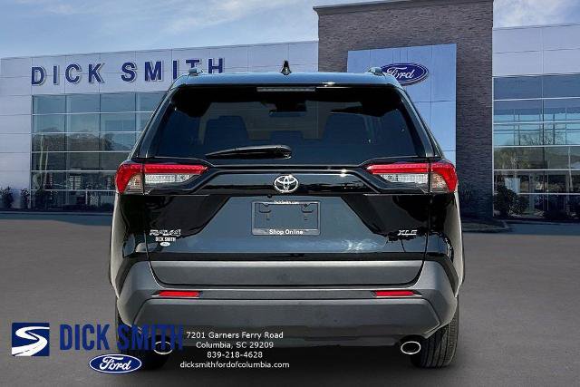 Used 2025 Toyota RAV4 XLE FWD image 5