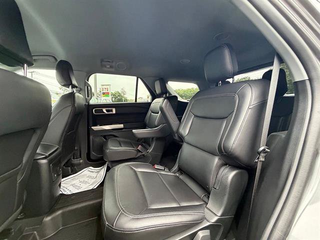 Certified 2023 Ford Explorer XLT w/ Equipment Group 202A AWD/4WD image 17