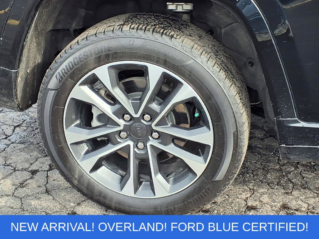 Used 2023 Jeep Grand Cherokee Overland w/ Luxury Tech Group IV AWD/4WD image 30
