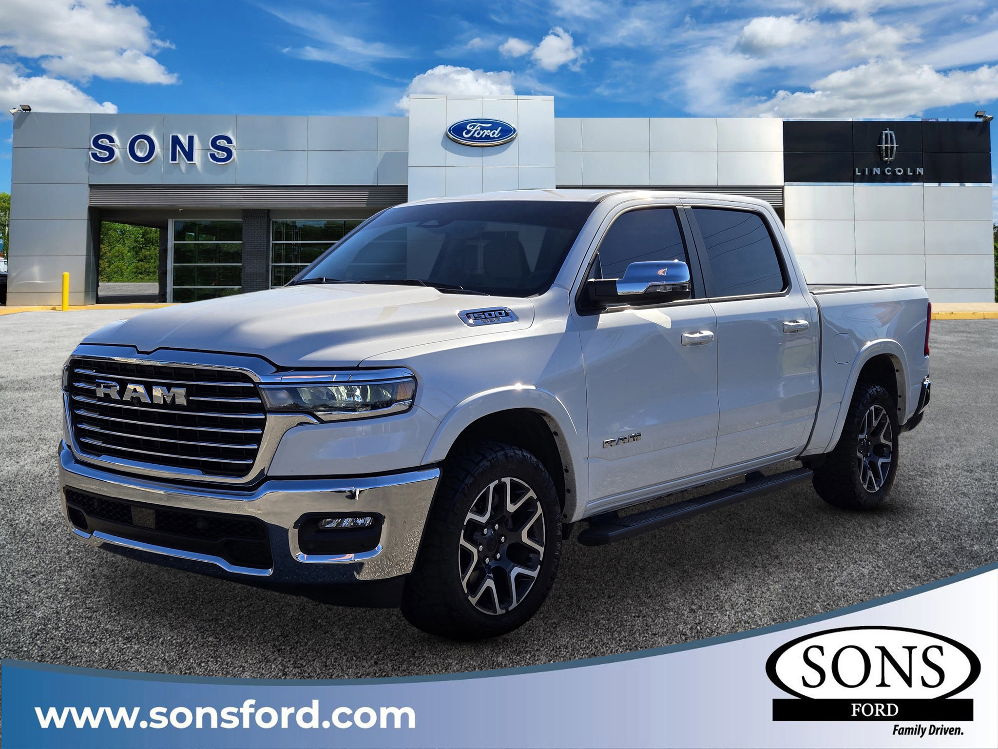 Used 2025 RAM 1500 Laramie image 9