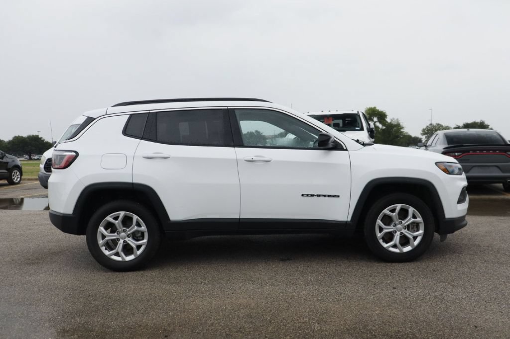 Used 2024 Jeep Compass Latitude AWD/4WD image 29