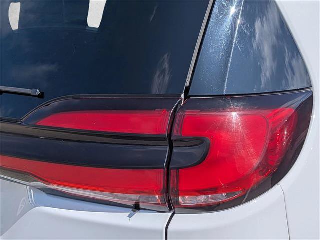 Used 2022 Chrysler Pacifica Touring-L FWD image 16