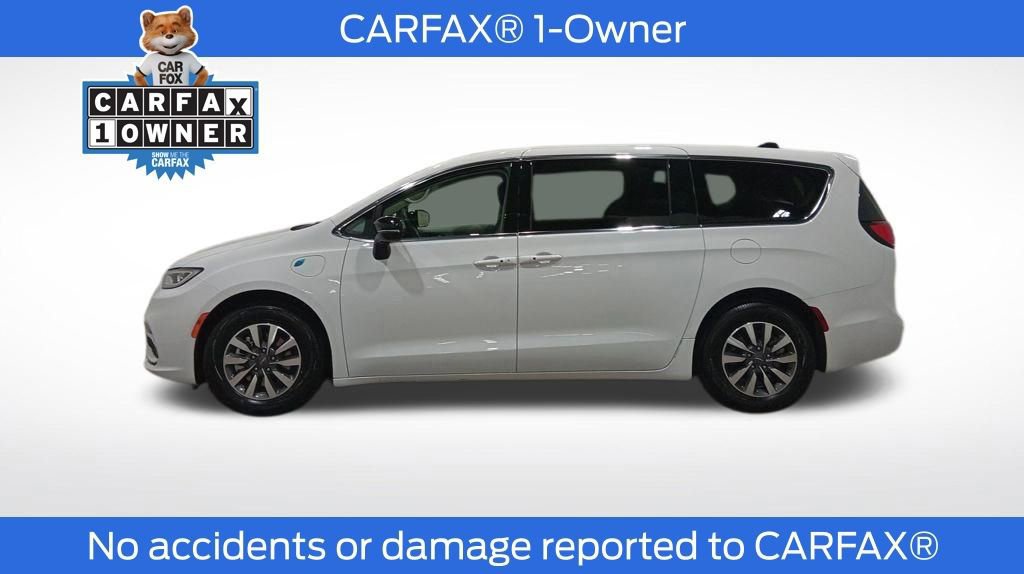 Used 2024 Chrysler Pacifica Select image 6