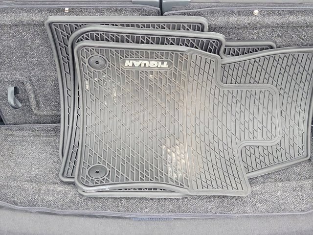 Used 2024 Volkswagen Tiguan S FWD image 8