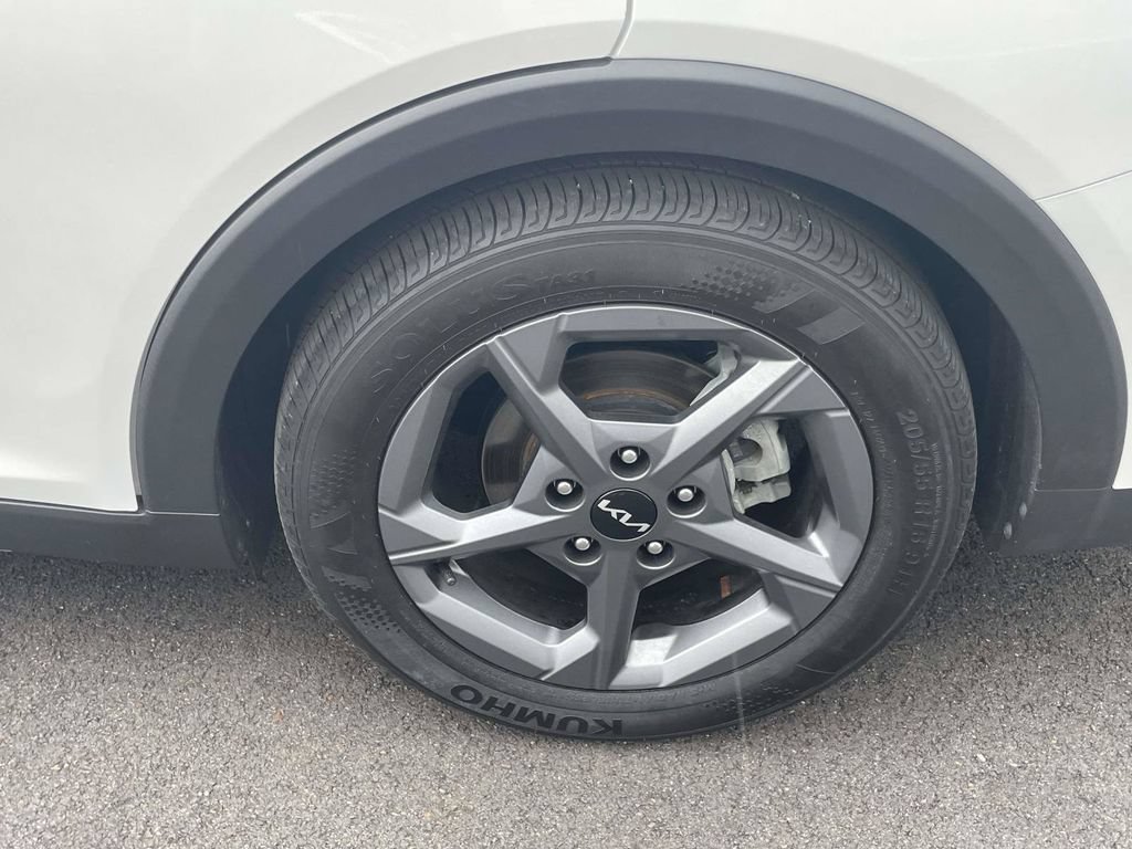 Used 2025 Kia K4 FWD image 9