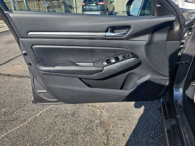 Used 2023 Nissan Altima 2.5 SV FWD image 24