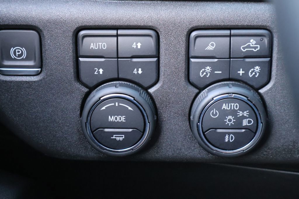 Used 2023 Chevrolet Silverado 1500 High Country w/ Technology Package image 11