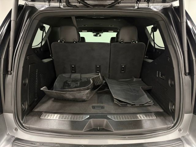 Used 2022 Chevrolet Suburban RST w/ Luxury Package image 37