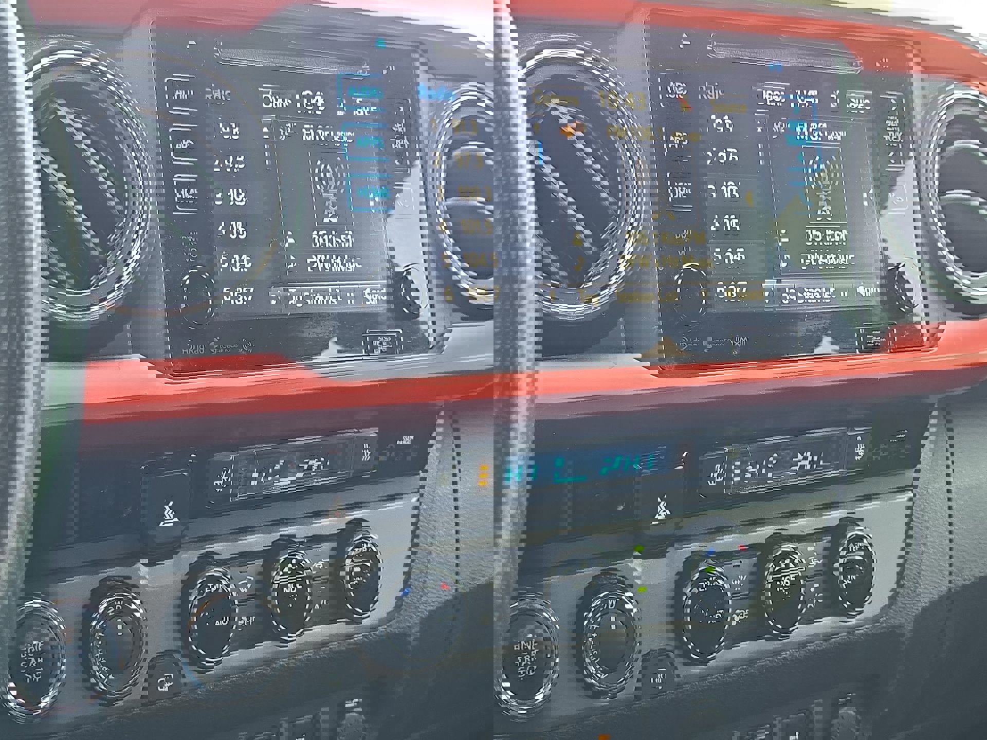 Used 2017 Toyota Tacoma TRD Off-Road w/ Premium & Technology Package image 14