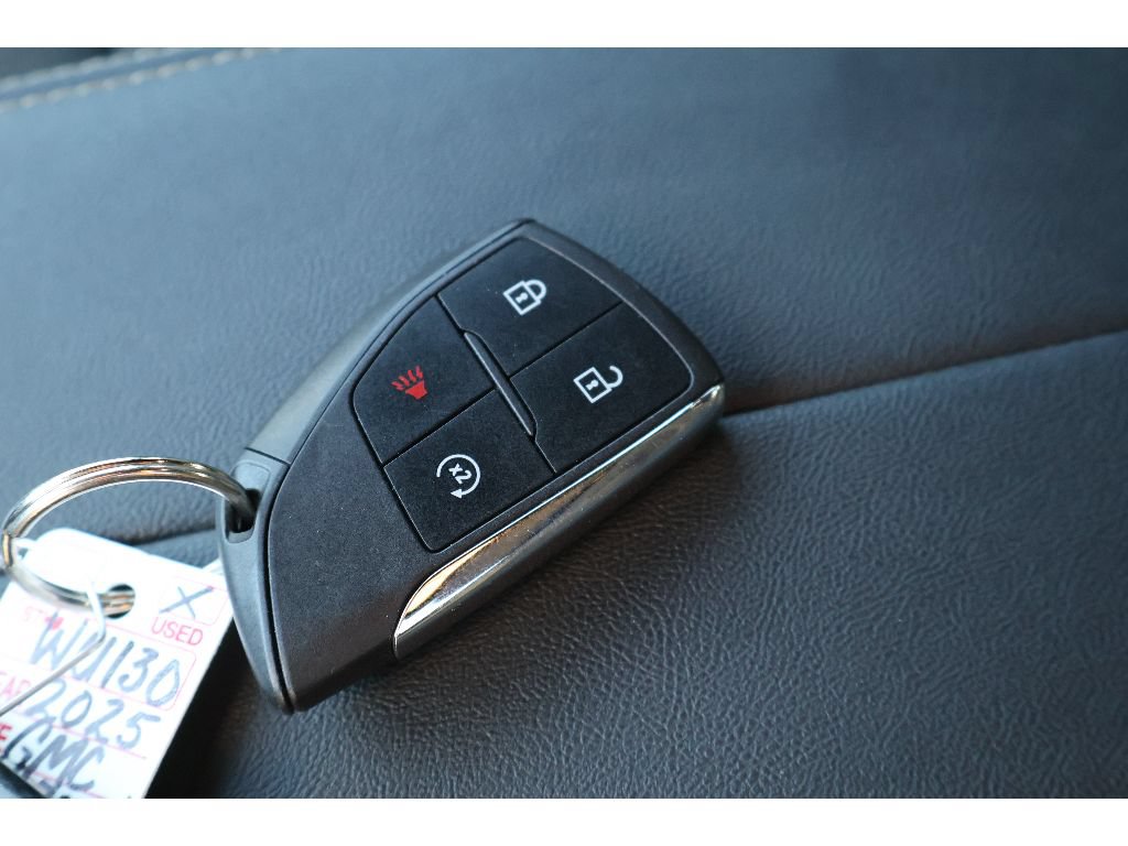 Used 2025 GMC Terrain Elevation AWD/4WD image 31