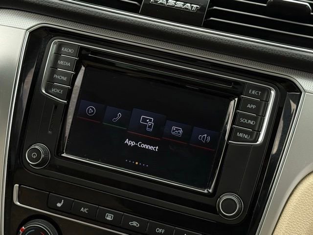 Used 2019 Volkswagen Passat 2.0T Wolfsburg w/ Wheels & Sunroof Package image 37