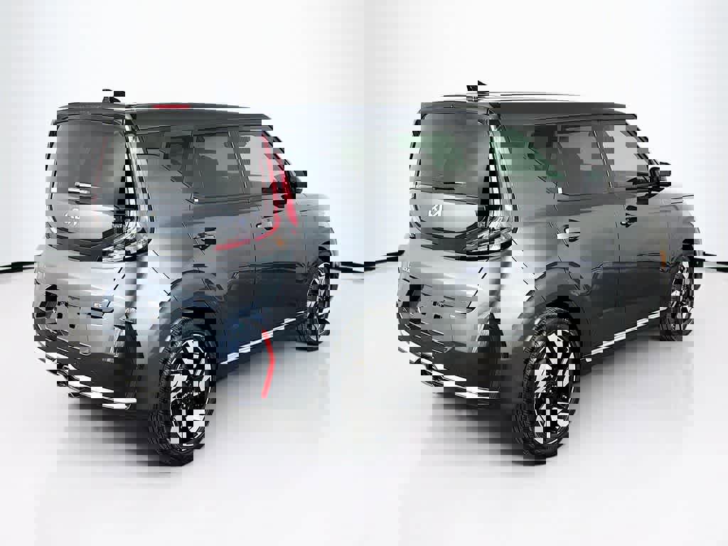 Used 2023 Kia Soul GT-Line w/ GT-Line Technology Package image 5