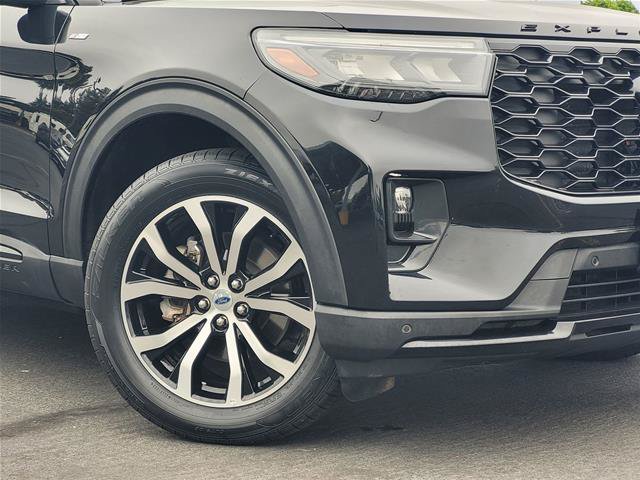 Certified 2025 Ford Explorer ST-Line AWD/4WD image 11