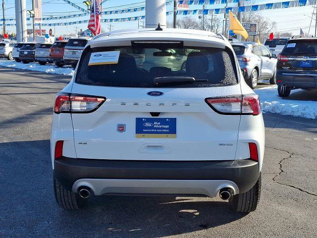 Certified 2022 Ford Escape SE image 3