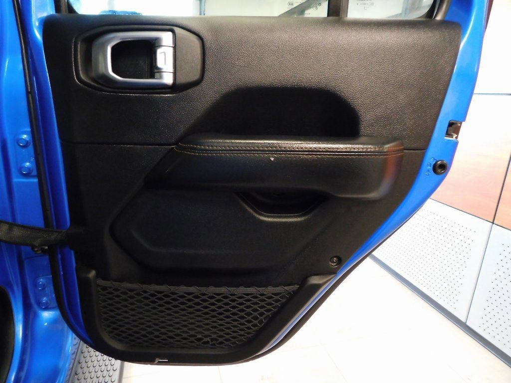 Used 2022 Jeep Wrangler Unlimited Sahara image 35