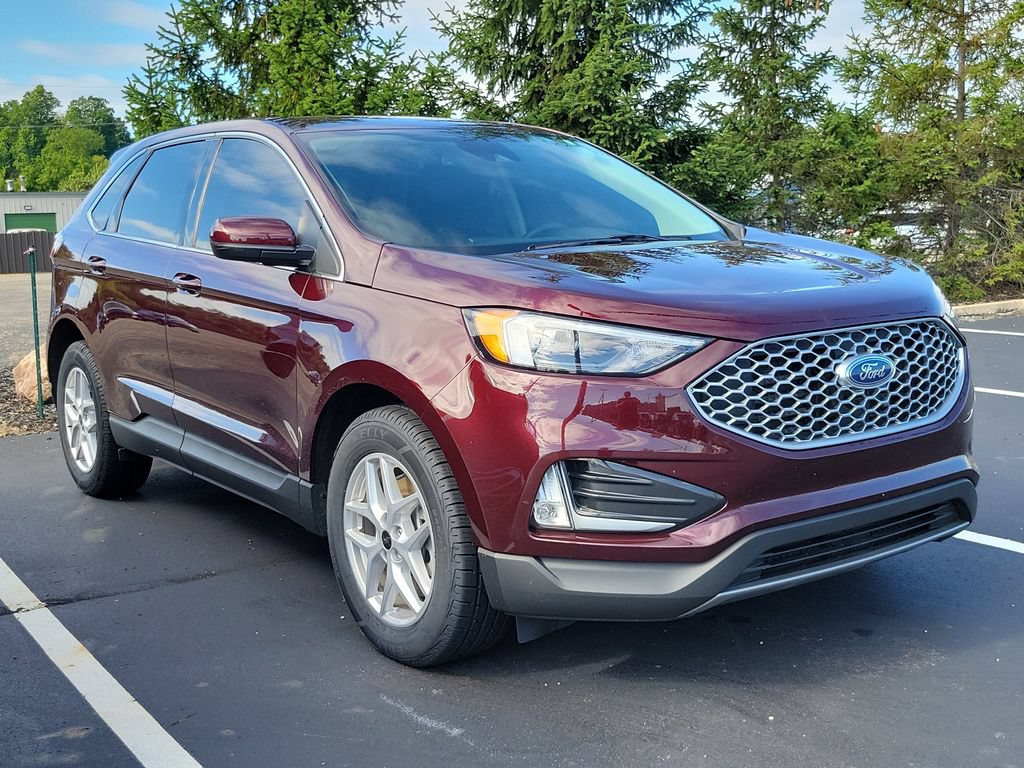 Certified 2023 Ford Edge SEL w/ Convenience Package AWD/4WD image 2
