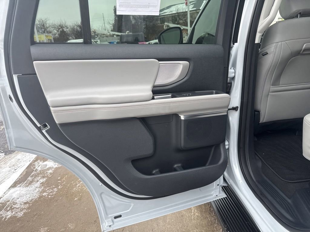 Certified 2025 Ford Expedition Active image 35