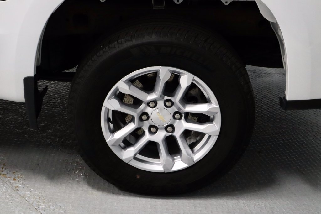 Used 2023 Chevrolet Silverado 1500 LT AWD/4WD image 20