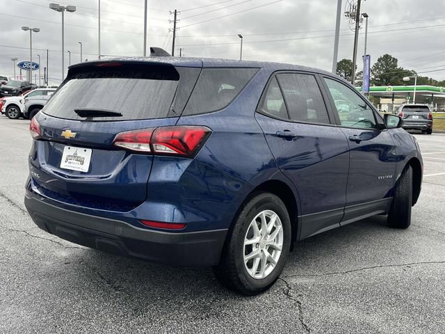 Used 2023 Chevrolet Equinox LS w/ LS Convenience Package image 3