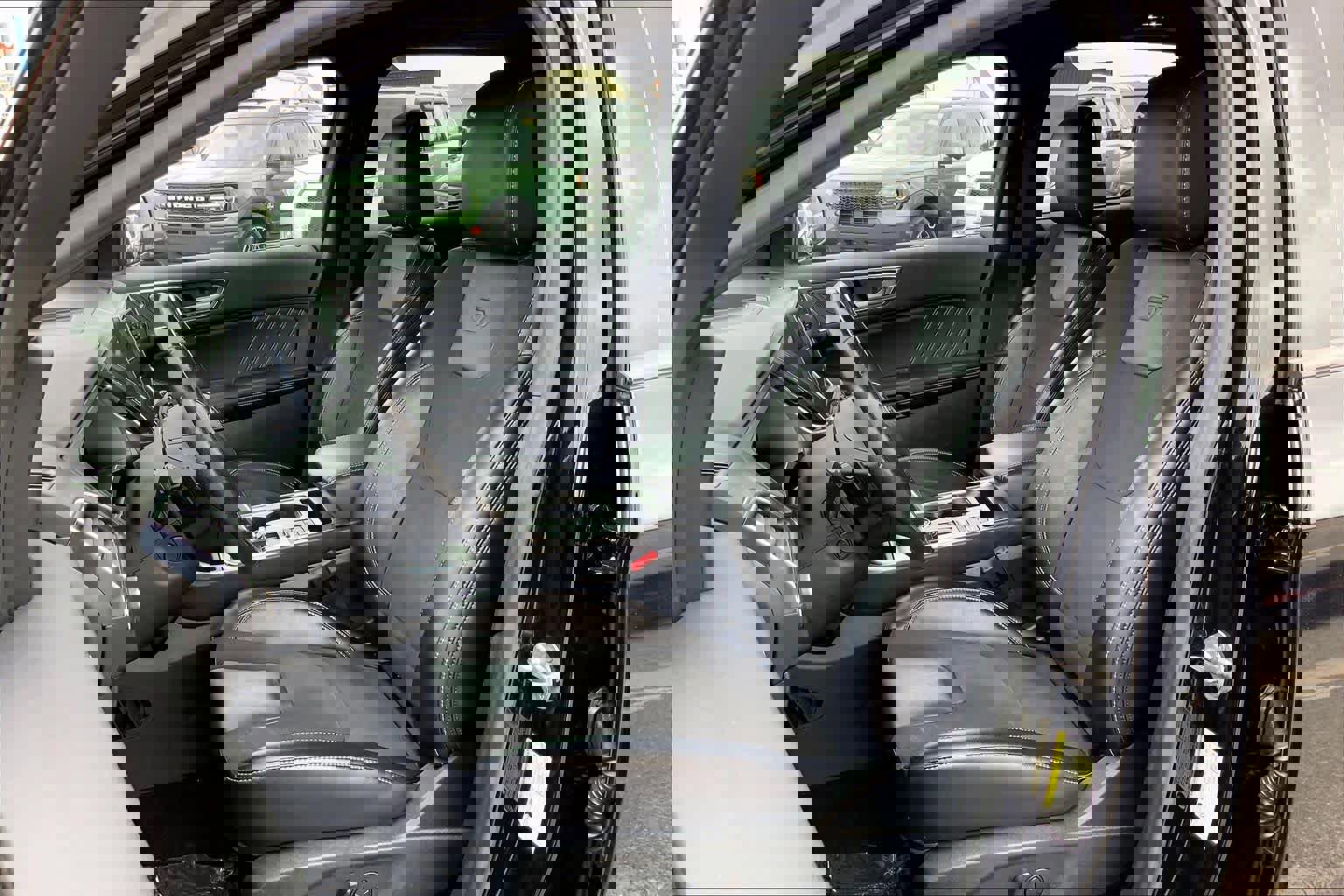 Certified 2022 Ford Edge ST w/ Equipment Group 401A image 10