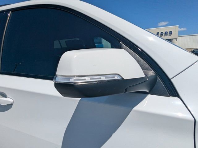 Used 2023 Chevrolet Traverse LT FWD image 36
