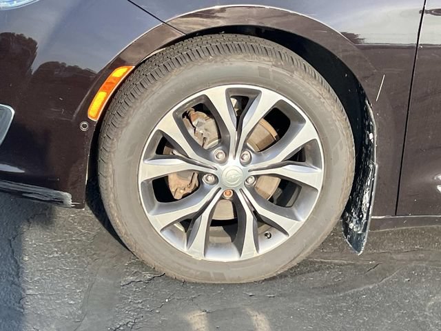 Used 2017 Chrysler Pacifica Limited w/ Advanced Safetytec Group FWD image 5