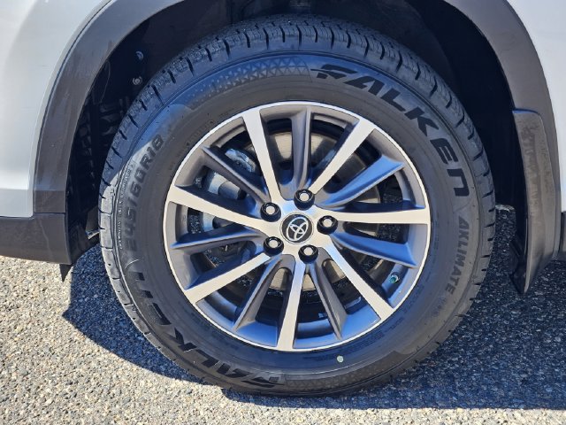 Used 2019 Toyota Highlander XLE AWD/4WD image 19