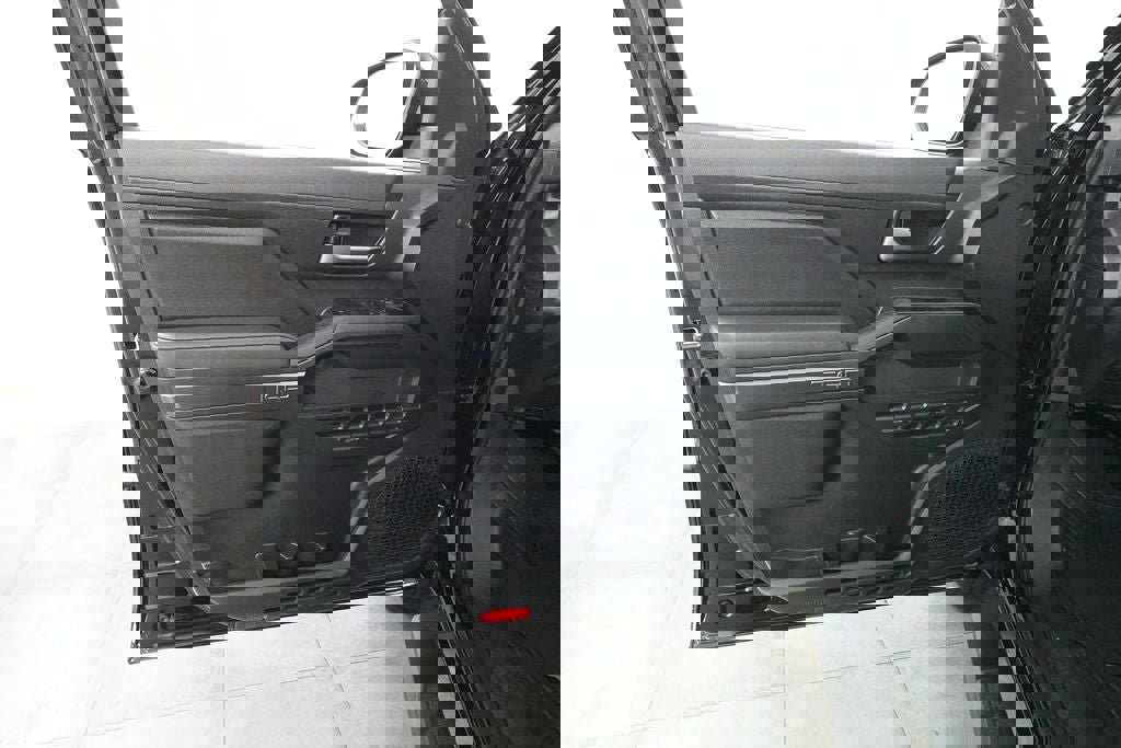 Used 2025 Toyota Tacoma TRD Sport AWD/4WD image 20