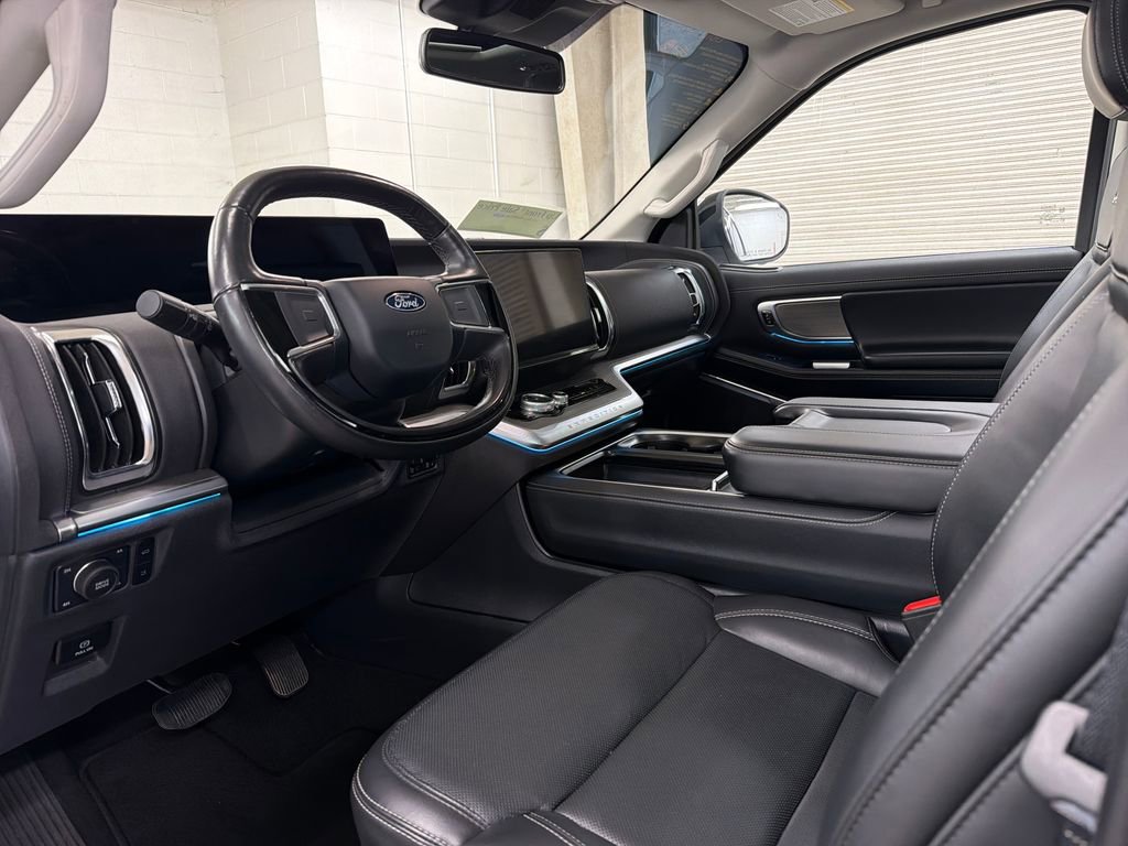 Certified 2025 Ford Expedition Max Platinum AWD/4WD image 6