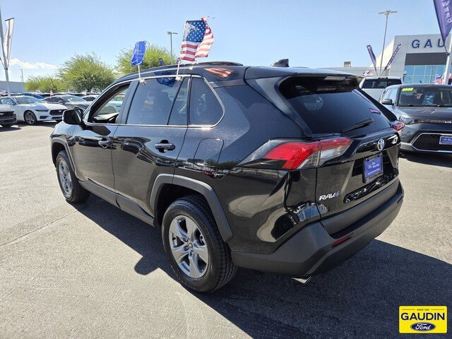 Used 2025 Toyota RAV4 XLE AWD/4WD image 5