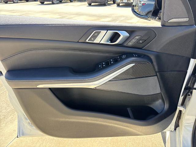 Used 2022 BMW X5 M50i AWD/4WD image 16