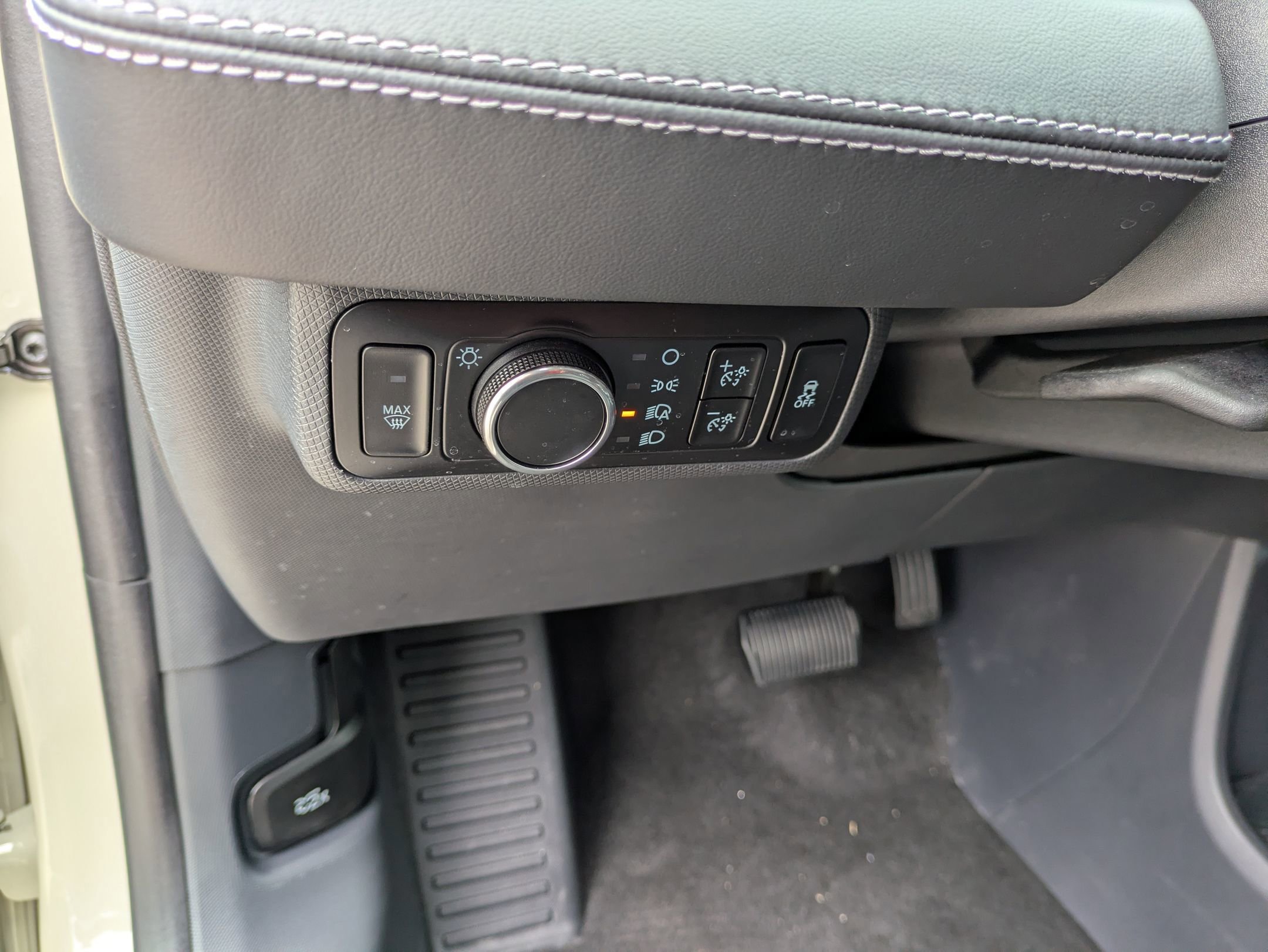 Certified 2025 Ford Mustang Mach-E Select w/ Comfort Package Lite image 18