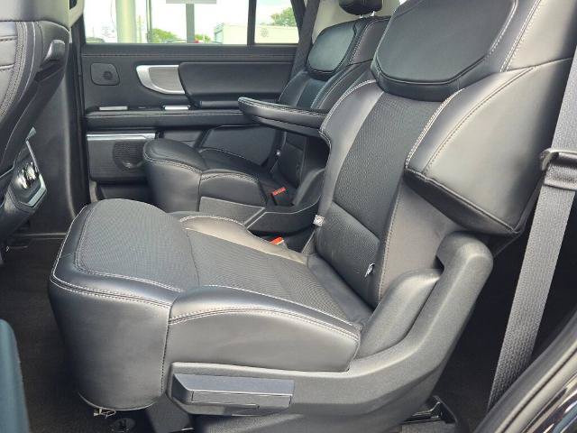 Certified 2025 Ford Expedition Platinum w/ Driver's Package AWD/4WD image 20