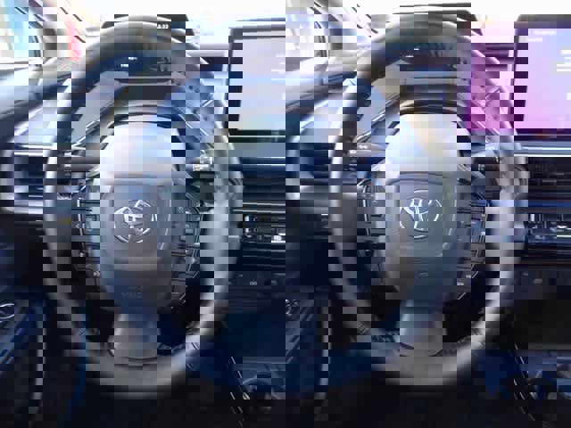 Used 2023 Toyota Prius XLE image 11