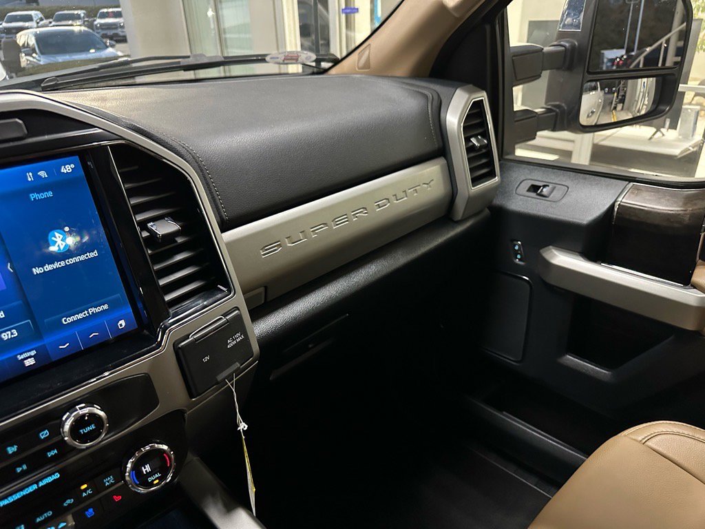 Certified 2022 Ford F250 Lariat w/ Chrome Package image 38