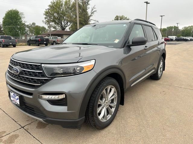 Certified 2023 Ford Explorer XLT w/ Equipment Group 202A AWD/4WD image 9