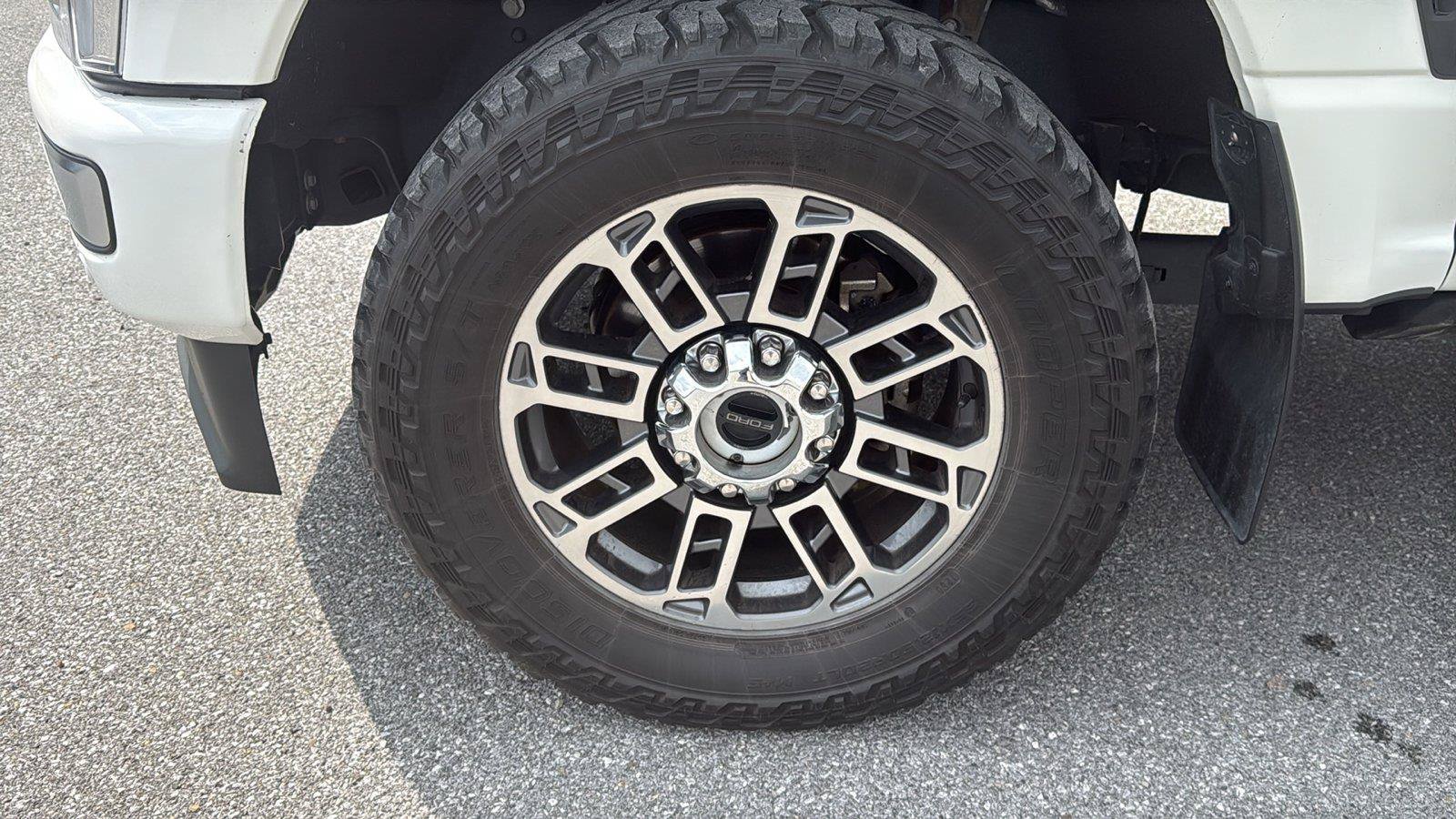 Certified 2023 Ford F350 Limited w/ FX4 Off-Road Package AWD/4WD image 9