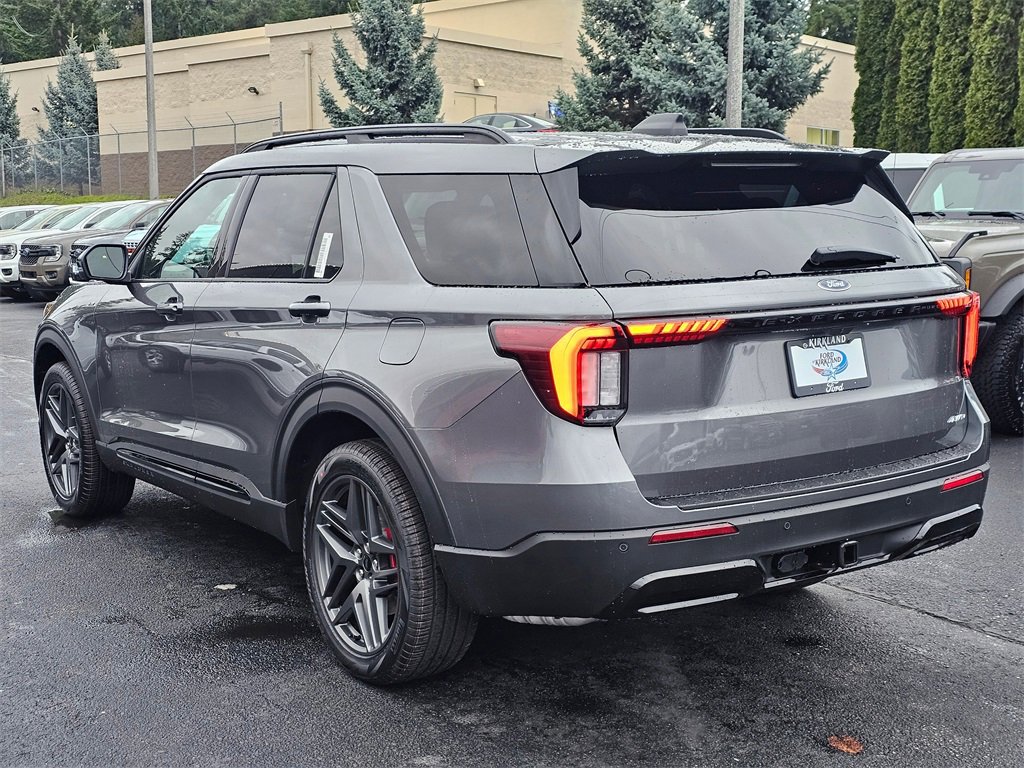 Certified 2026 Ford Explorer ST-Line w/ ST-Line Street Pack image 5