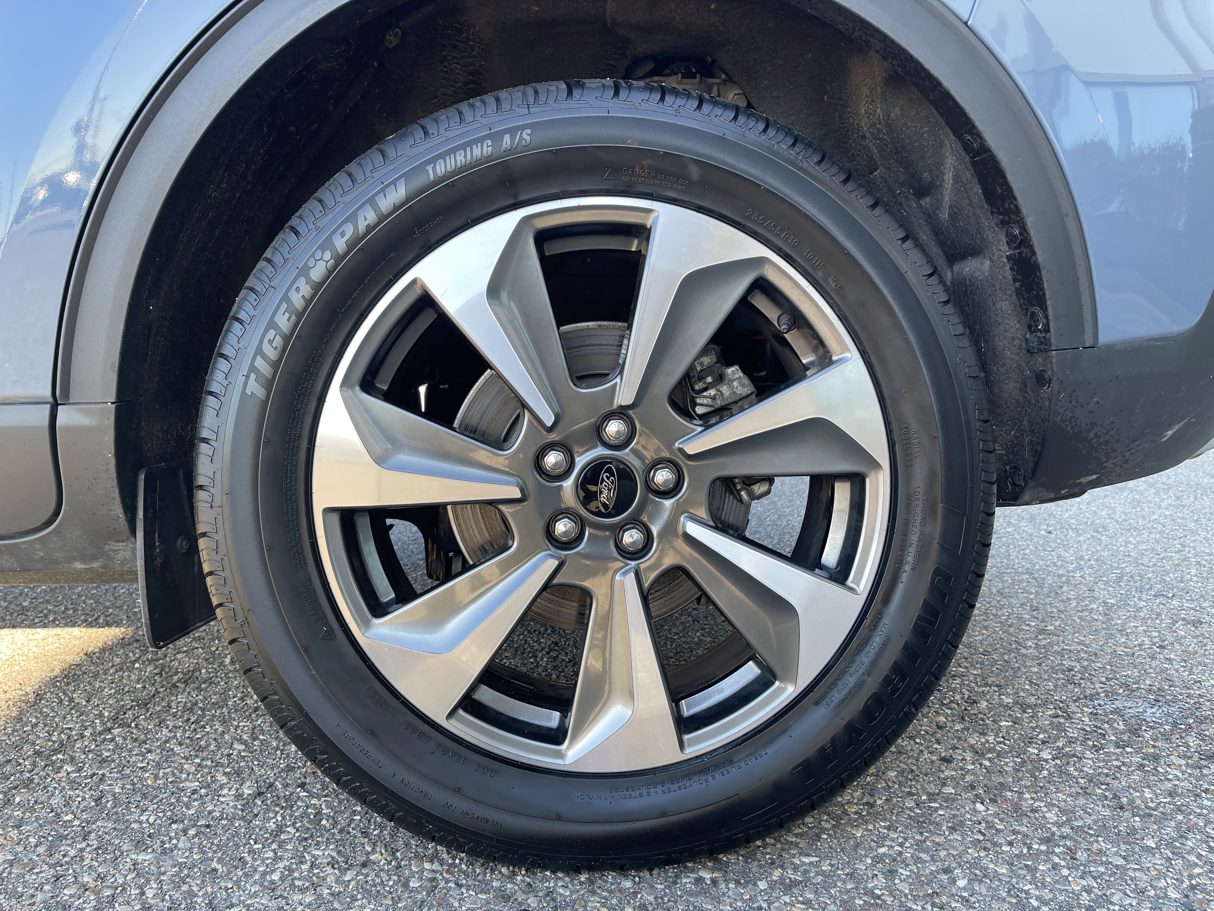 Certified 2025 Ford Escape Platinum AWD/4WD image 25